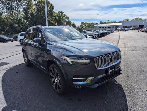 2025 Volvo XC90 B6 Plus 7-Seater