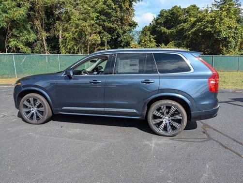 2025 Volvo XC90 B6 Plus 7-Seater