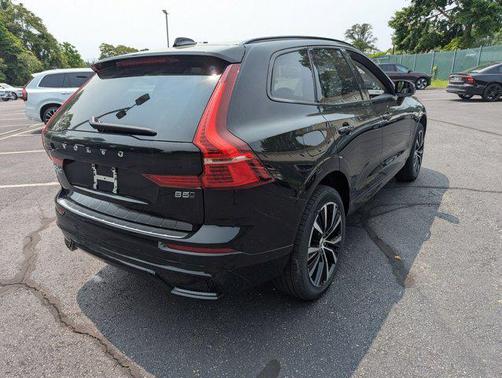 2025 Volvo XC60 B5 Plus