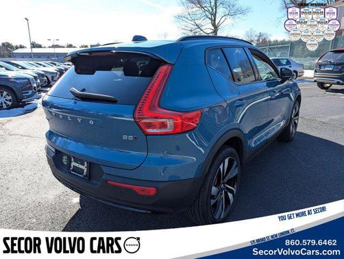 2023 Volvo XC40 Plus Dark Theme