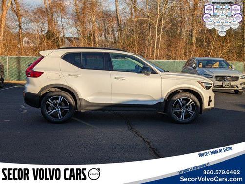 2024 Volvo XC40 B5 Core