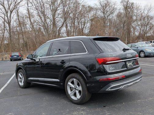 Black 2022 Audi Q7 45 Premium