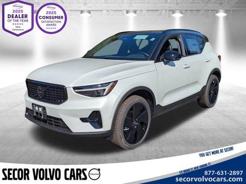 2026 Volvo XC40 B5 Ultra Black Edition