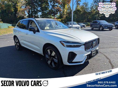 2024 Volvo XC60 Recharge Plug-In Hybrid Plus Dark Theme