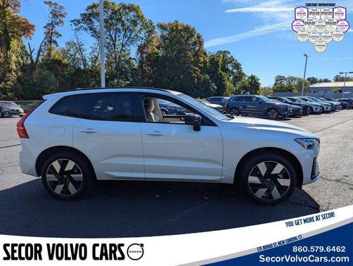 2024 Volvo XC60 Recharge Plug-In Hybrid Plus Dark Theme