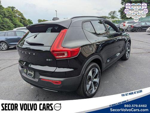 2024 Volvo XC40 Plus Dark Theme