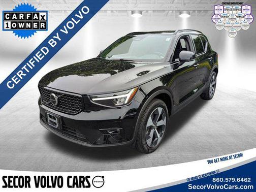 2024 Volvo XC40 Plus Dark Theme