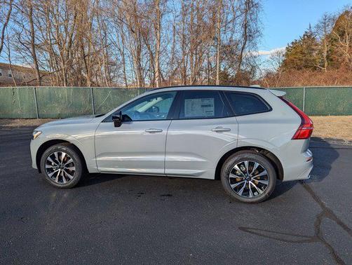 2025 Volvo XC60 B5 Core