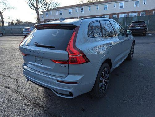 2025 Volvo XC60 B5 Core