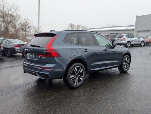 2026 Volvo XC60 B5 Plus
