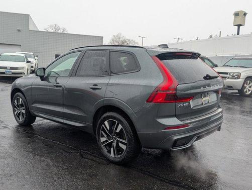 2026 Volvo XC60 B5 Plus