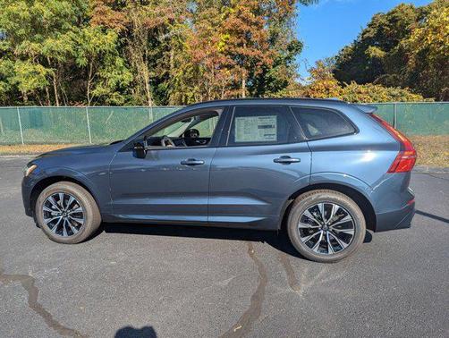 2025 Volvo XC60 B5 Core
