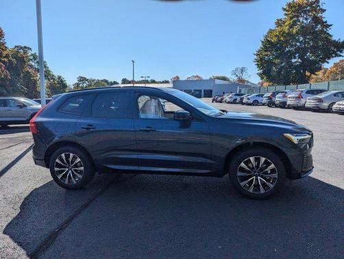 2025 Volvo XC60 B5 Core