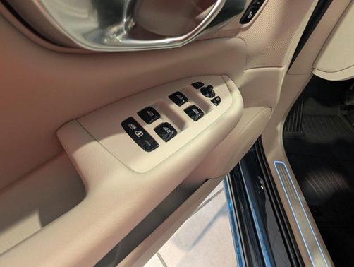 2026 Volvo XC90 Plug-In Hybrid Ultra, T8 AWD, Electric/Gasoline, Bright, 7 Seats