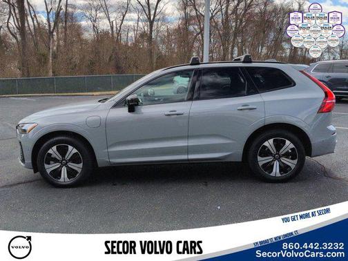 2024 Volvo XC60 Recharge Plug-In Hybrid Plus Dark Theme