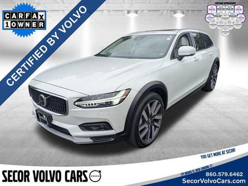 2022 Volvo V90 Cross Country B6