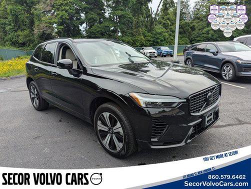 2024 Volvo XC60 Recharge Plug-In Hybrid Plus Dark Theme
