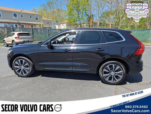 2022 Volvo XC60 Momentum