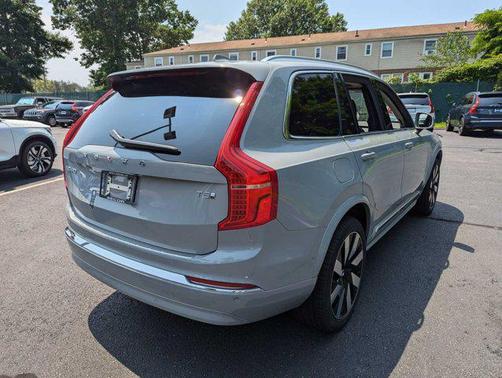2025 Volvo XC90 Plug-In Hybrid T8 Plus 6-Seater