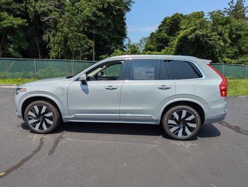 2025 Volvo XC90 Plug-In Hybrid T8 Plus 6-Seater