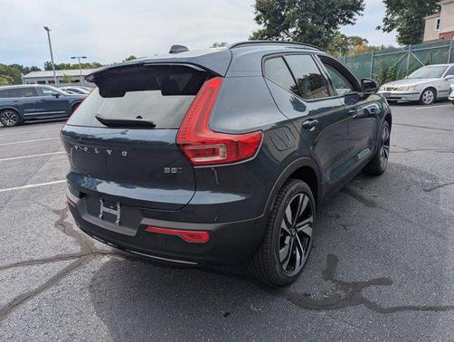 2026 Volvo XC40 B5 Plus