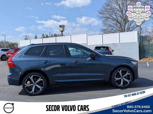 2023 Volvo XC60 Ultimate Dark Theme