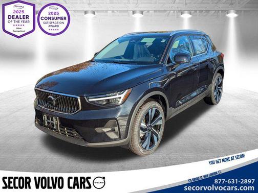 2025 Volvo XC40 B5 Plus Bright Theme