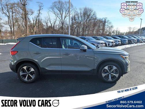 2023 Volvo XC40 Plus Bright Theme