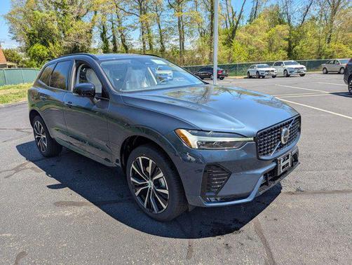 2025 Volvo XC60 B5 Plus