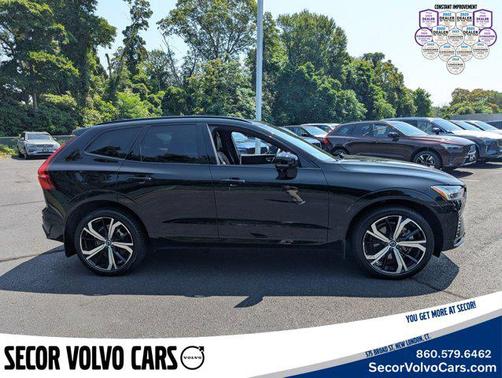 2023 Volvo XC60 Ultimate Dark Theme