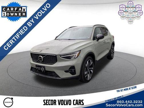 Sage Green Metallic 2023 Volvo XC40 Plus Dark Theme