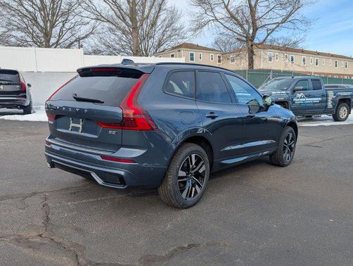 2026 Volvo XC60 B5 Plus