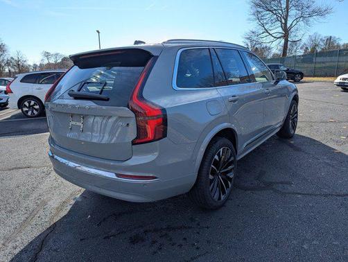 2026 Volvo XC90 B6 Ultra 7-Seater