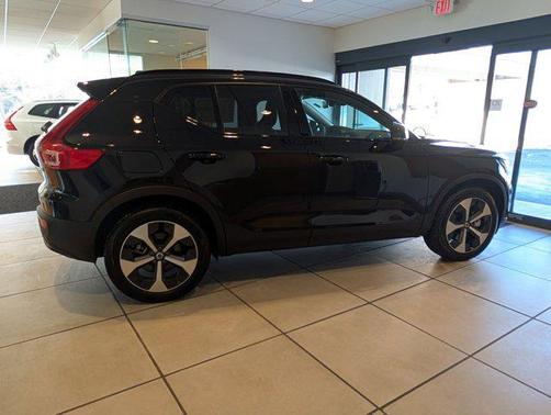 2026 Volvo XC40 B5 Core