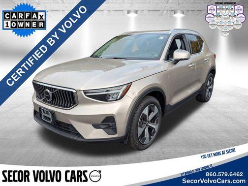 2023 Volvo XC40 Plus Bright Theme