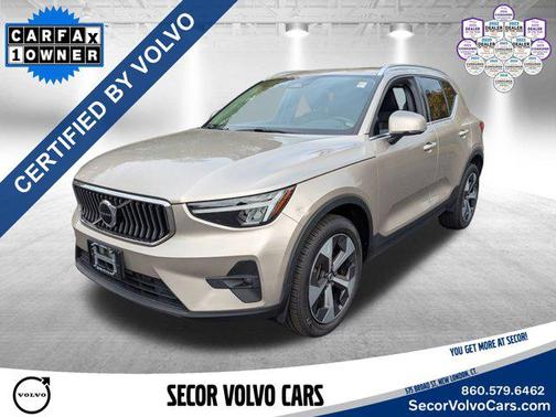 2023 Volvo XC40 Plus Bright Theme