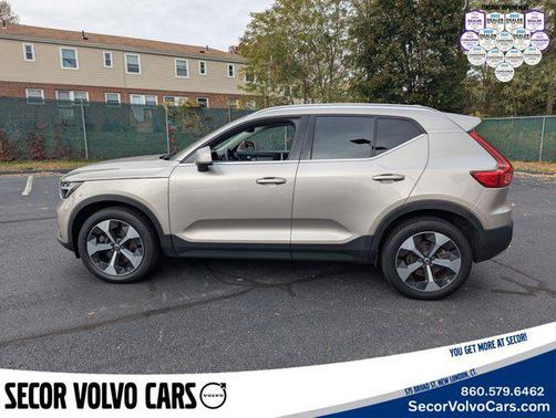 2023 Volvo XC40 Plus Bright Theme