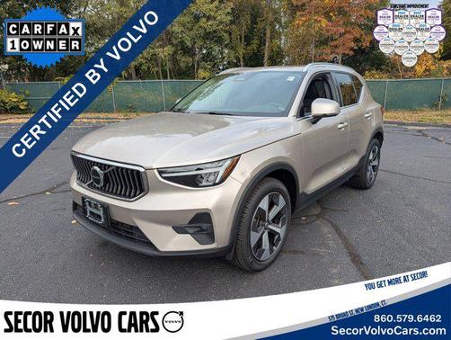 2023 Volvo XC40 Plus Bright Theme