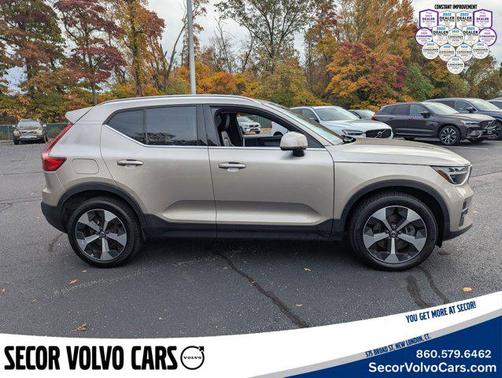 2023 Volvo XC40 Plus Bright Theme
