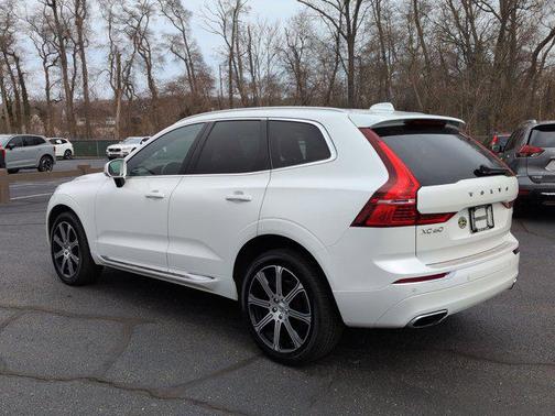 Crystal White Metallic 2021 Volvo XC60 T5 Inscription