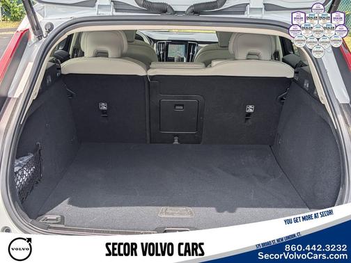 Crystal White Pearl 2025 Volvo V60 Cross Country Ultra