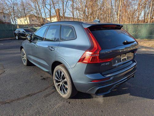 2025 Volvo XC60 B5 Core
