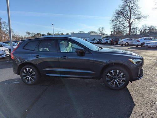 2025 Volvo XC60 B5 Core