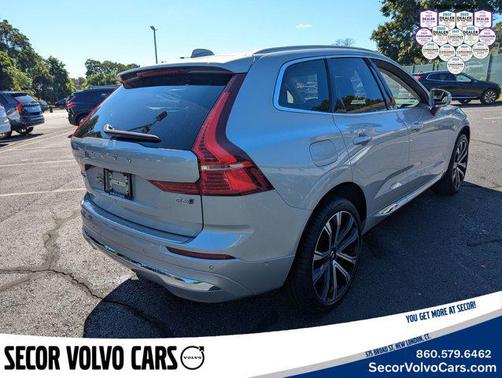 2023 Volvo XC60 Ultimate Bright Theme