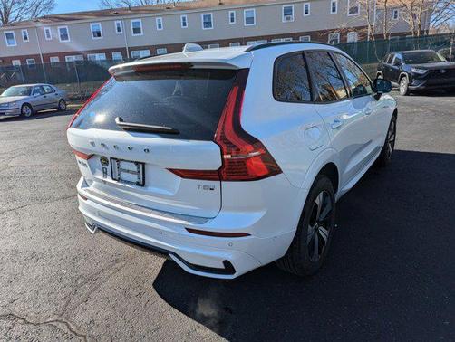 2025 Volvo XC60 Plug-In Hybrid T8 Plus