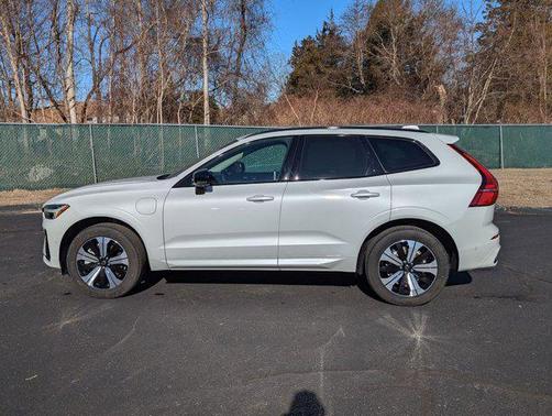 2025 Volvo XC60 Plug-In Hybrid T8 Plus