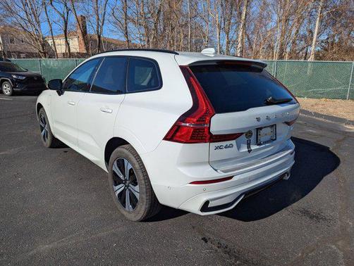 2025 Volvo XC60 Plug-In Hybrid T8 Plus