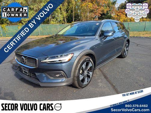 2024 Volvo V60 Cross Country Plus