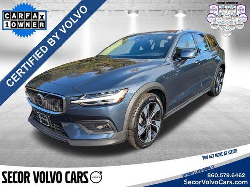 2024 Volvo V60 Cross Country Plus