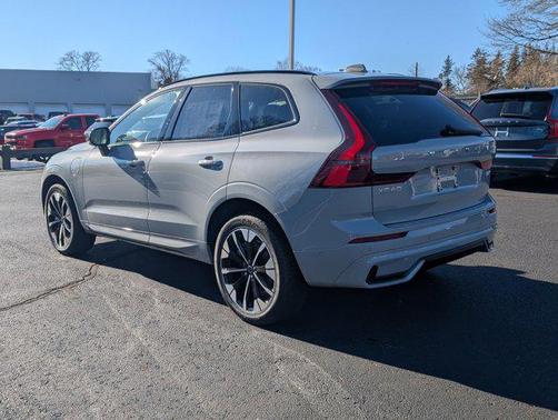 2026 Volvo XC60 Plug-In Hybrid T8 Plus